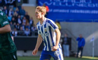 Göteborg, İsveç. 5 Nisan 2025. IFK Göteborg ve Halmstad BK arasında Gamla Ullevi 'de oynanan maçın ikinci yarısında. 