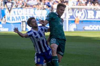 Göteborg, İsveç. 5 Nisan 2025. IFK Göteborg ve Halmstad BK arasında Gamla Ullevi 'de oynanan maçın ikinci yarısında. 