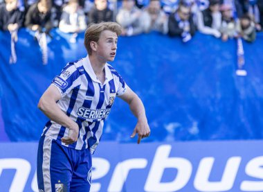 Göteborg, İsveç. 5 Nisan 2025. IFK Göteborg ve Halmstad BK arasında Gamla Ullevi 'de oynanan maçın ikinci yarısında. 