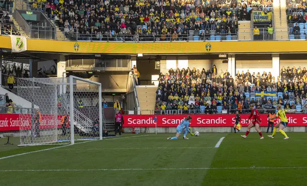 Göteborg, İsveç. 8 Nisan 2025. Gamla Ullevi Milletler Ligi 'nde İsveç ve Galler arasındaki maçın ikinci yarısında. 