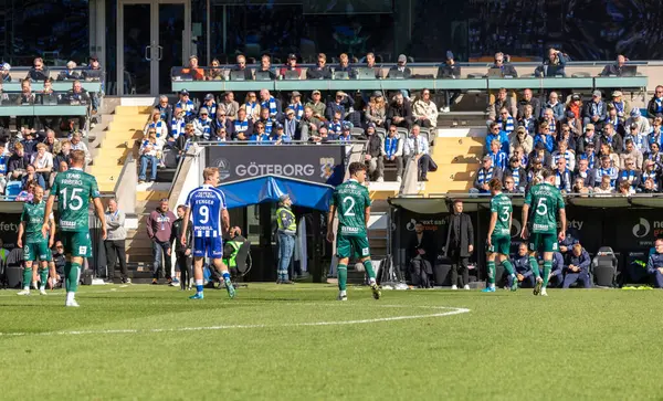 Göteborg, İsveç. 5 Nisan 2025. IFK Göteborg ve Halmstad BK arasında Gamla Ullevi 'de oynanan maçın ikinci yarısında. 