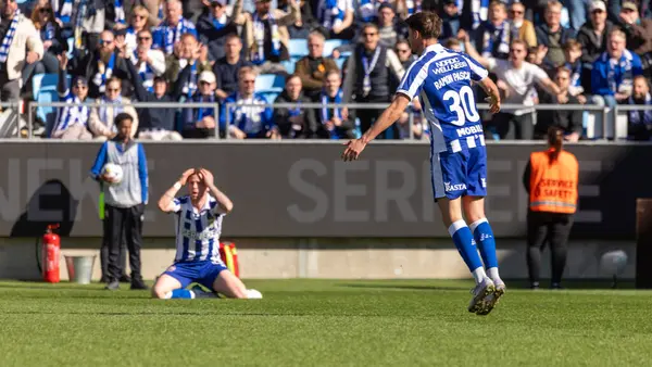 Göteborg, İsveç. 5 Nisan 2025. IFK Göteborg ve Halmstad BK arasında Gamla Ullevi 'de oynanan maçın ikinci yarısında. 