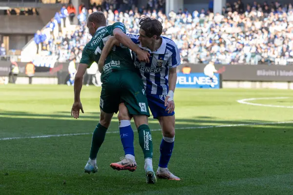Göteborg, İsveç. 5 Nisan 2025. IFK Göteborg ve Halmstad BK arasında Gamla Ullevi 'de oynanan maçın ikinci yarısında. 