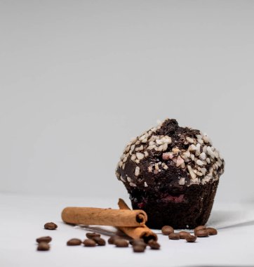 Kremalı çikolatalı pasta.