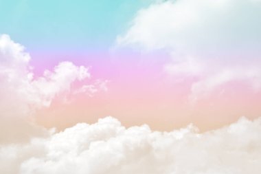 Bulut ve gökyüzü pastel renkli bir arka plan ve duvar kağıdı, soyut gökyüzü arkaplanı tatlı renklerde..