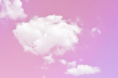 Parlak Mor ve Pembe Gök ve soyut arkaplan ve duvar kağıdıyla güzel bulutlar.