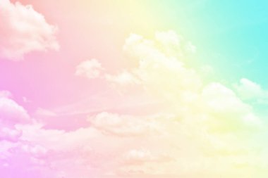 Bulut ve gökyüzü pastel renkli bir arka plan ve duvar kağıdı, soyut gökyüzü arkaplanı tatlı renklerde..