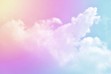 Bulut ve gökyüzü pastel renkli bir arka plan ve duvar kağıdı, soyut gökyüzü arkaplanı tatlı renklerde..