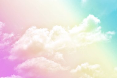 Bulut ve gökyüzü pastel renkli bir arka plan ve duvar kağıdı, soyut gökyüzü arkaplanı tatlı renklerde..