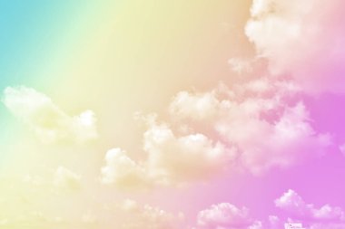 Bulut ve gökyüzü pastel renkli bir arka plan ve duvar kağıdı, soyut gökyüzü arkaplanı tatlı renklerde..