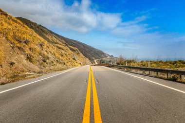 California 'da bir bahar günü Boş Pasifik Otoyolu 1