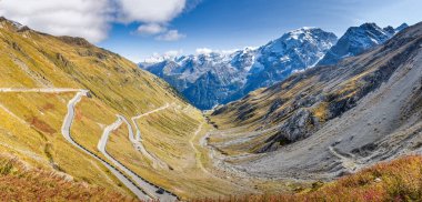 Güney Tyrol, İtalya 'daki Passo Stelvio' nun görkemli manzarası ve manzarası