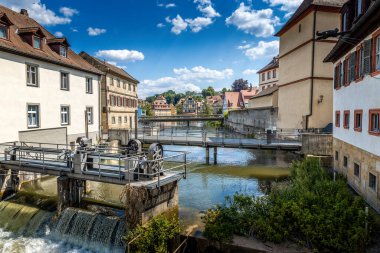 Bamberg 'in eski şehir merkezinde yarı keresteli evler.