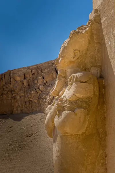stock image Sculpture of Hatchepsut in front of the temple of Hatchepsut in Egypt