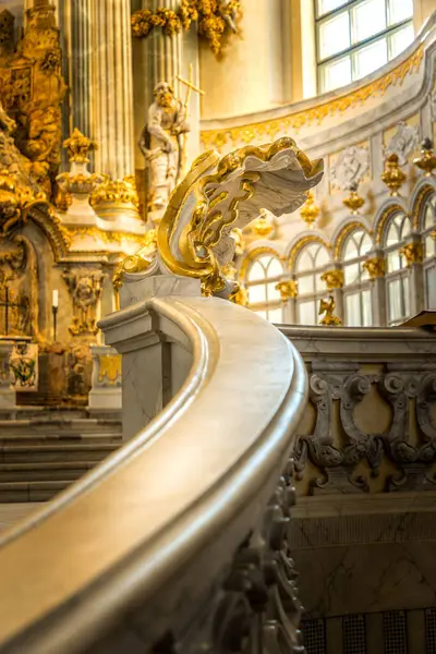 Dresden Frauenkirche Kilisesi.) 