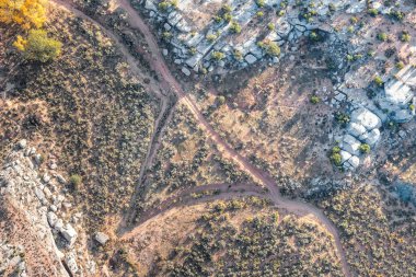 Utah, Arches Ulusal Parkı 'nın çevresindeki üçgen biçimli hava manzarası.