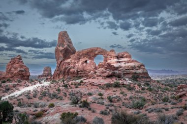 Utah, Utah 'taki Arches Ulusal Parkı' ndaki Taret Kemeri.