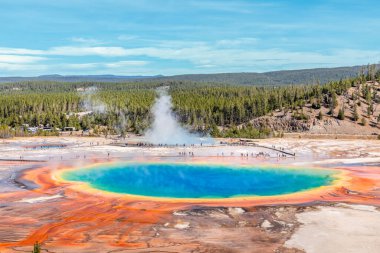 Yellowstone Ulusal Parkı, ABD 'de Renkli Büyük Prismatik Bahar