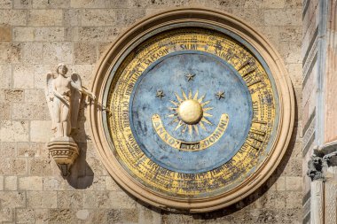 Messina, İtalya 'nın kubbesindeki astronomik saat