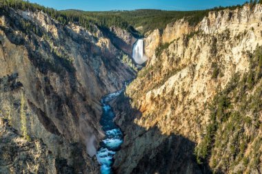 Yellowstone Büyük Kanyonu 'nda Şelale, Yellowstone Ulusal Parkı