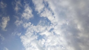 Güzel mavi gökyüzü ve bulut