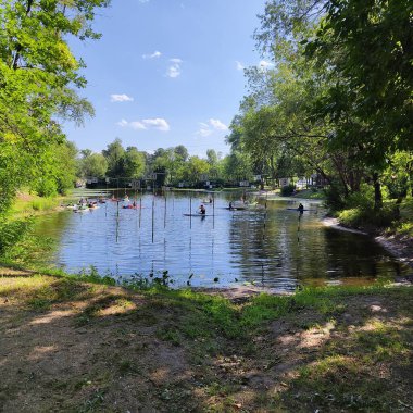 Gölde kano antrenmanı.