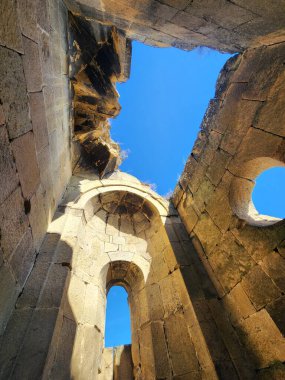 Samshvilde, Georgia 'daki bir tapınağın kalıntıları.