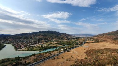 Gürcistan 'da Mtskheta ve Aragvi nehri