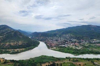 Gürcistan 'da Mtskheta ve Aragvi nehri
