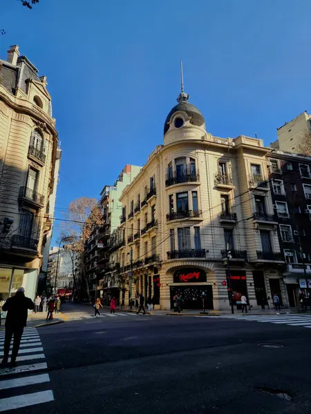 Buenos Aires Caddelerinin Mimari Köşesi