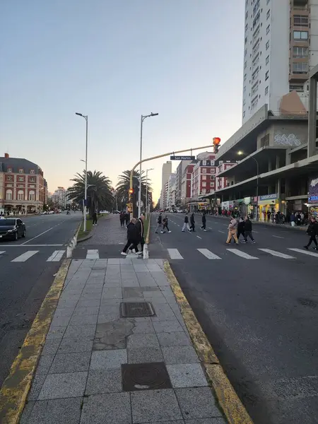 Buenos Aires 'te yayalarla kaynayan kavşak, Arjantin