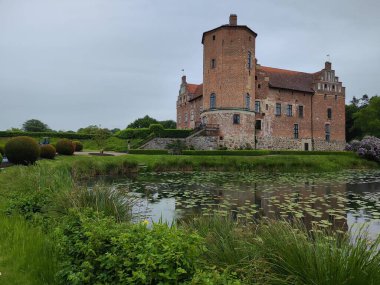Torups Kalesi iyi korunmuş bahçeyle çevrili