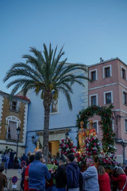 Noel Baba ve Noel ağacı