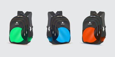 Beyaz arkaplanda farklı renkte sırt çantası seti.