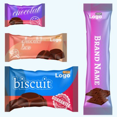 Gerçekçi vektör tasarımı Patates cipsi paketleme şablonu. Çikolata çubuğu vektör paketleme tasarımı. Meyve ve baharatlı çikolata takımı.