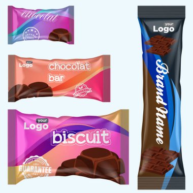 Gerçekçi vektör tasarımı Patates cipsi paketleme şablonu. Çikolata çubuğu vektör paketleme tasarımı. Meyve ve baharatlı çikolata takımı.