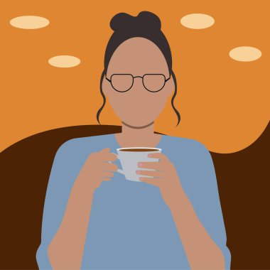 Kahveli, gözlüklü, kaliteli bir kız.