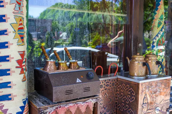 Tiflis, Gürcistan 6 Haziran 2024 - Eski Tiflis 'in tarihi merkezi, kükürt banyosu. Yüksek kalite fotoğraf