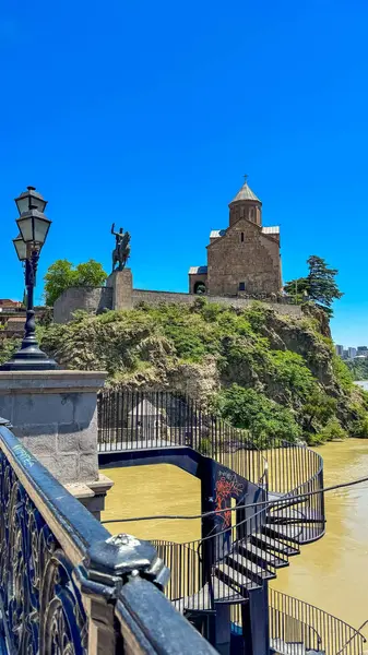 Tiflis, Gürcistan 6 Haziran 2024 - Eski Tiflis 'in tarihi merkezi, kükürt banyosu. Yüksek kalite fotoğraf