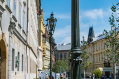 Prag, Çek Cumhuriyeti - 9 Ağustos 2024: Yazın Ovocny trh meydanına bakın. Yüksek kalite fotoğraf