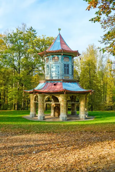 Vlasim, Çek Cumhuriyeti - 21 Ekim 2024: Çin Kale Parkı. Yüksek kalite fotoğraf