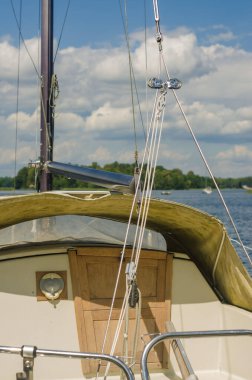 Eski bir ahşap yelkenli teknesindeki bloklar. Yüksek kalite fotoğraf