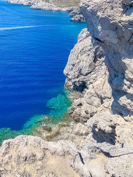 Akdeniz yaz kayalıkları. Yüksek kalite fotoğraf