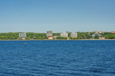 Tallinn sahil şeridinin panoramik manzarası ve Şarkı Festivali Arazileri. Yüksek kalite fotoğraf
