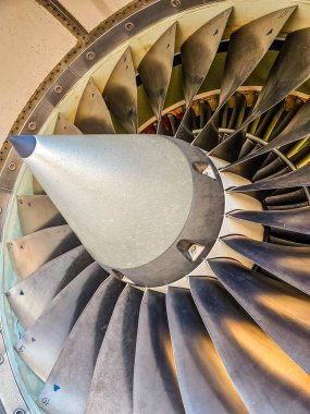 Jet motoru yakın plan temiz türbin pervaneleri ve dönen konileri gösteriyor. Yüksek kalite fotoğraf