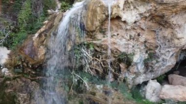 Bunol doğa şelale drone görüntüsü. Yüksek kalite 4k görüntü