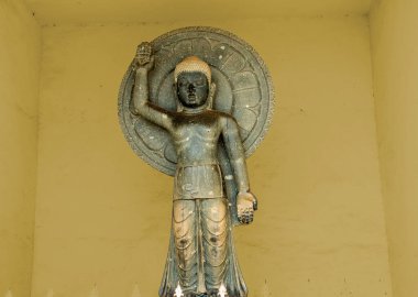 Budist Stupa 'da Buda, Dhauli, Orissa, Hindistan.