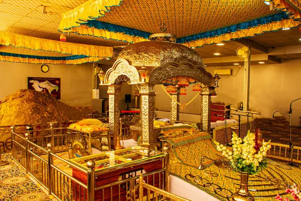 Turistik cazibe Gurudwara Shri Patthar Ladakh Sahib