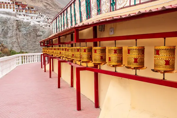 Dualar Maitreya Buda Manastırında, Ladakh