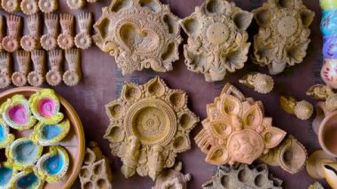 Diya 'nın geleneksel stili Diwali Festivali için Clay' den yapıldı.